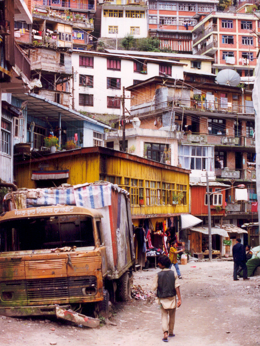 Zhangmu, Border Town