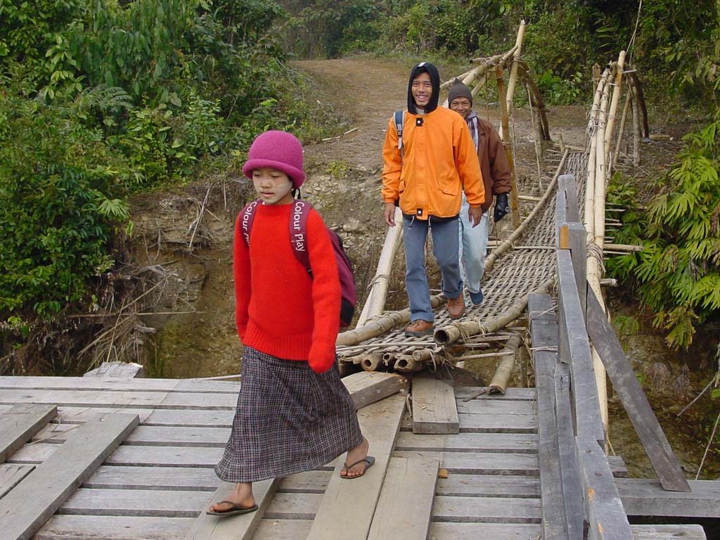 Hiking to Ma Chan Baw