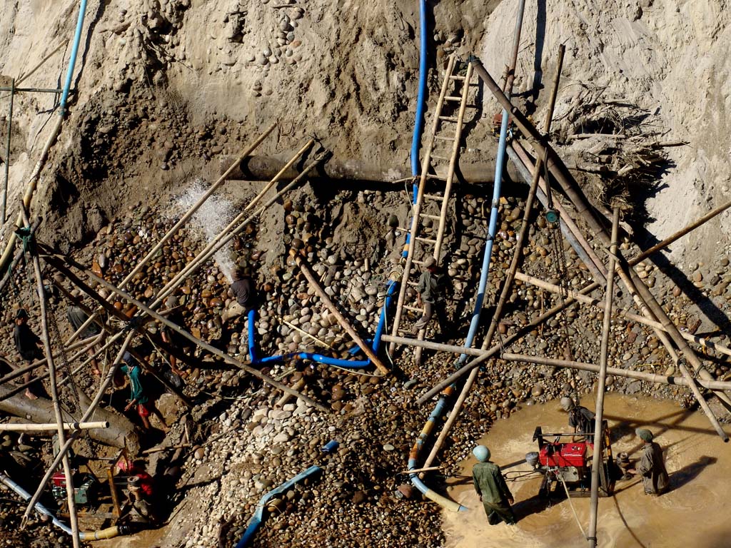 Gold Mining, Kha War Maw