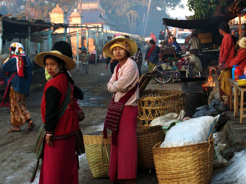 Aung Ban Market
