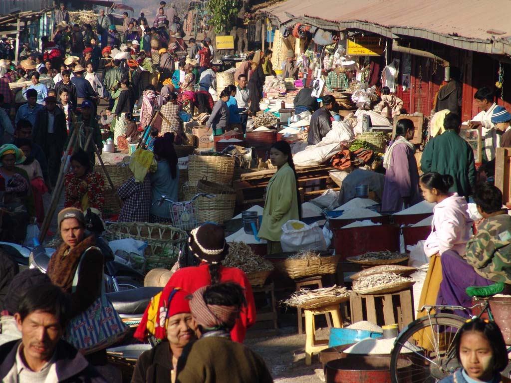 Aung Bang Market