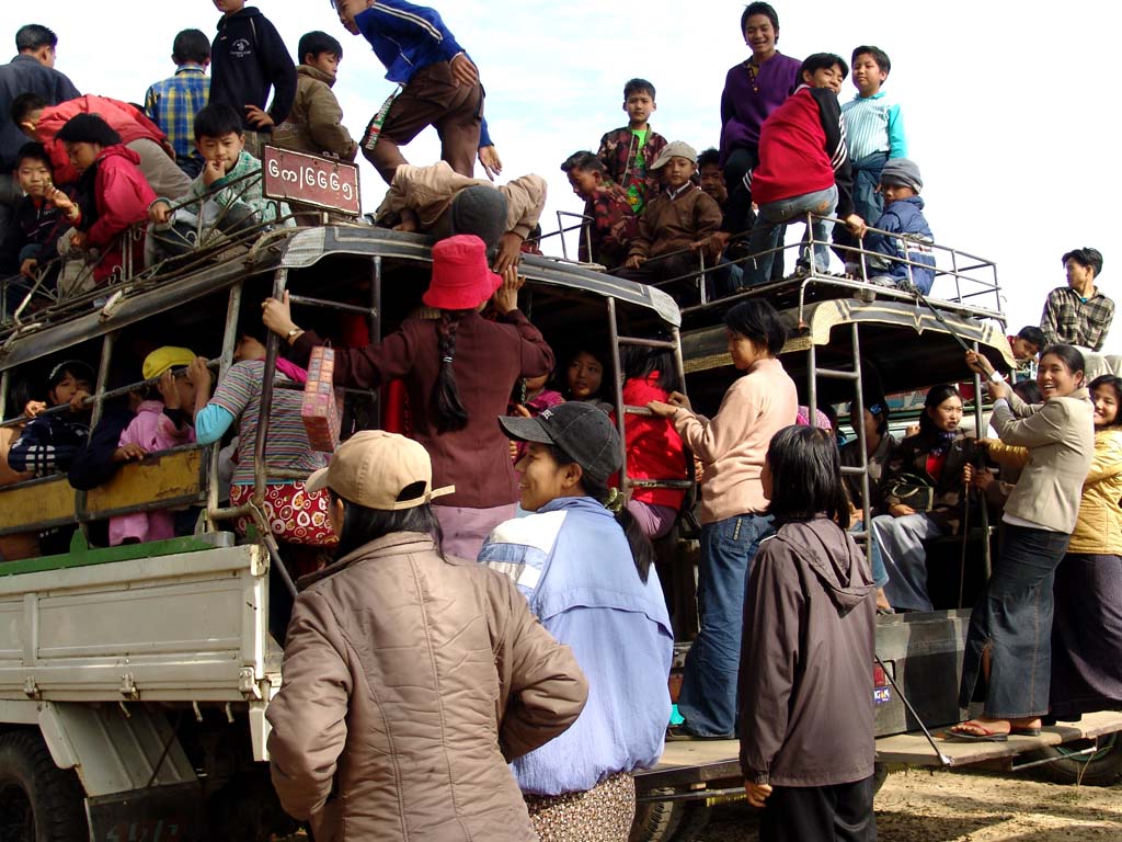 School Buses Washaung
