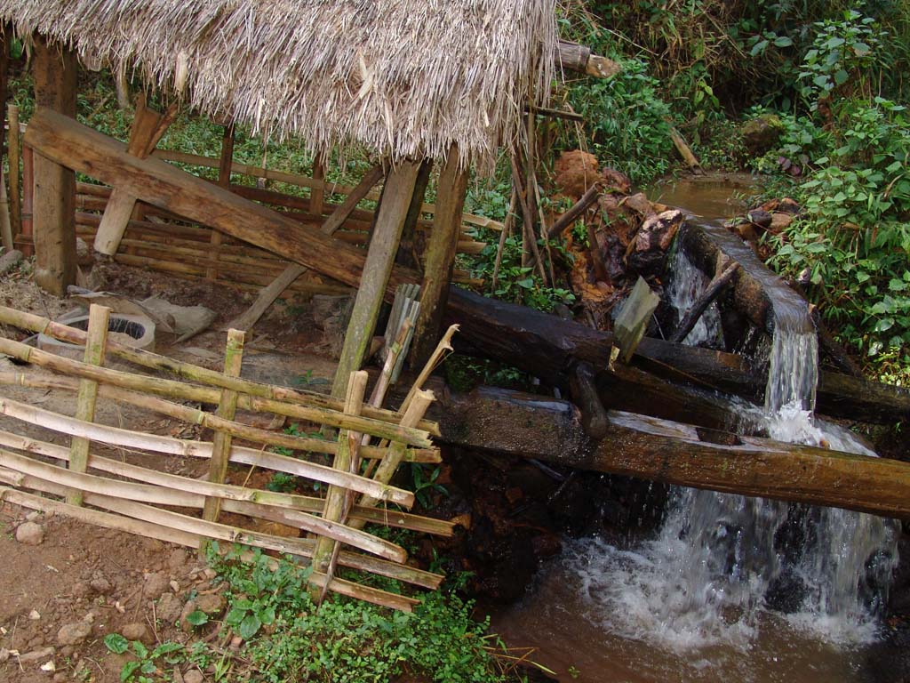 Rice Pounding Machine (Mong)