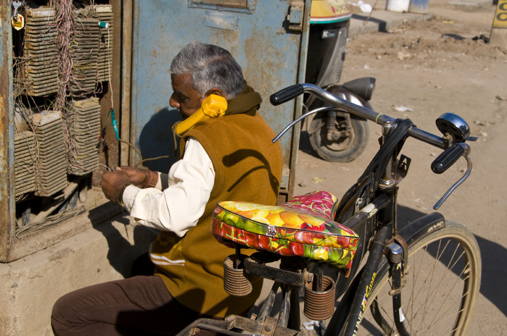 Gandhidam, Telecom