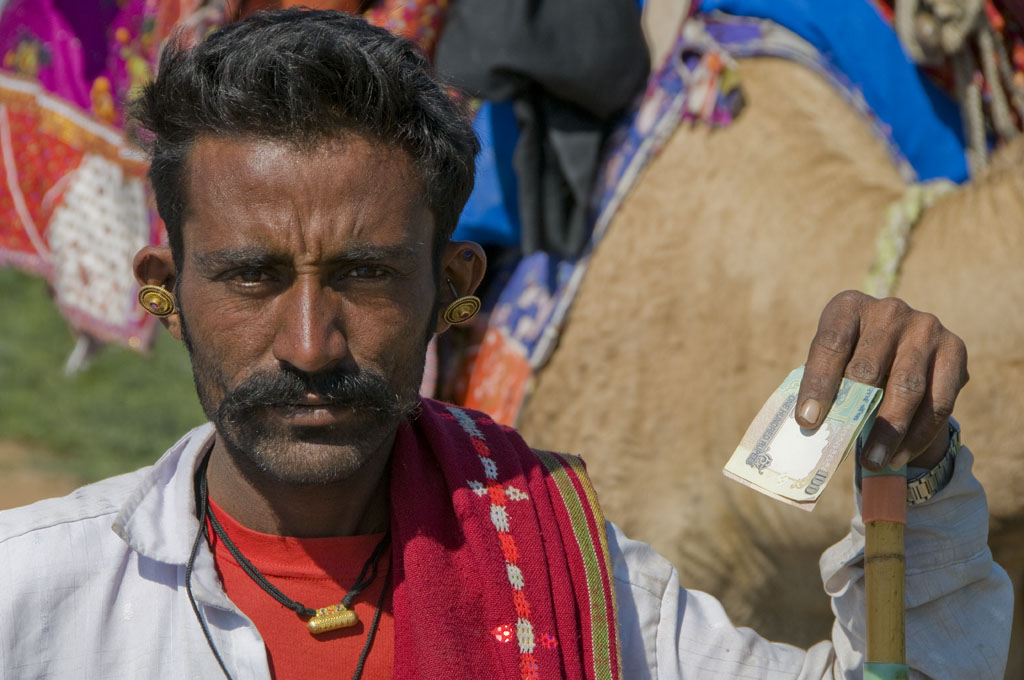 Samakhiali, Nomads