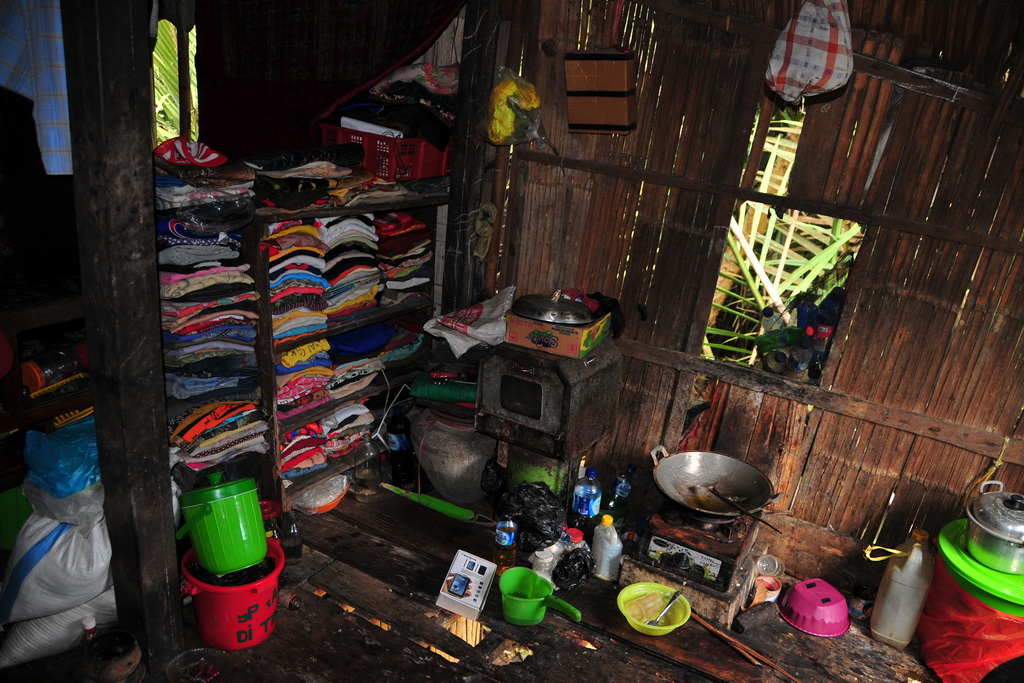 Local House, Maros