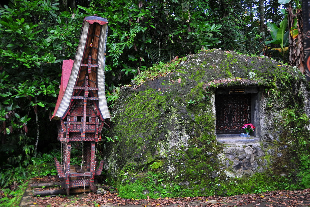 Graves, Bori, Toraja