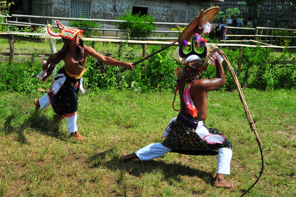 Caci (whip fight), Tado