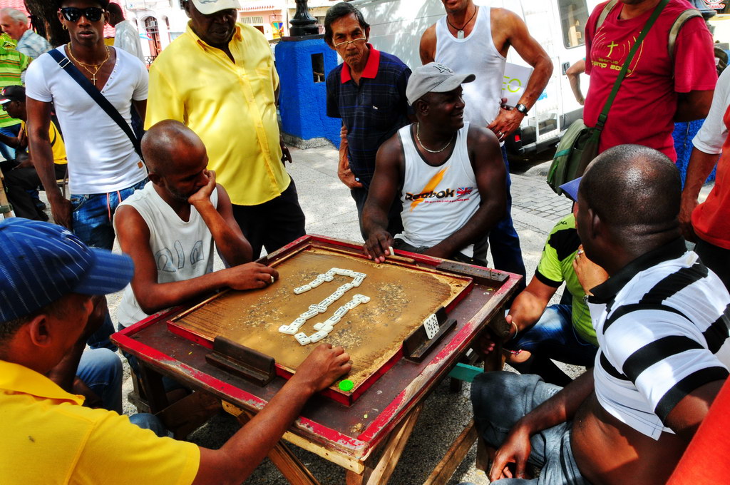 Dominos, Santiago